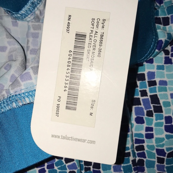 NWT Tail Soft Spleate  Skirt in all over Mosaic M - Picture 4 of 5